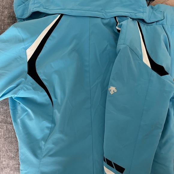 Descente High Performance Ski Jacket - Picture 12 of 13